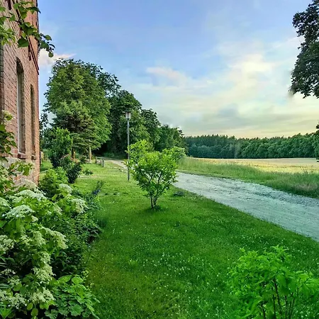 Feriendomizil Sommergruen Mit Garten Lägenhet