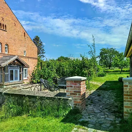 Feriendomizil Sommergruen Mit Garten