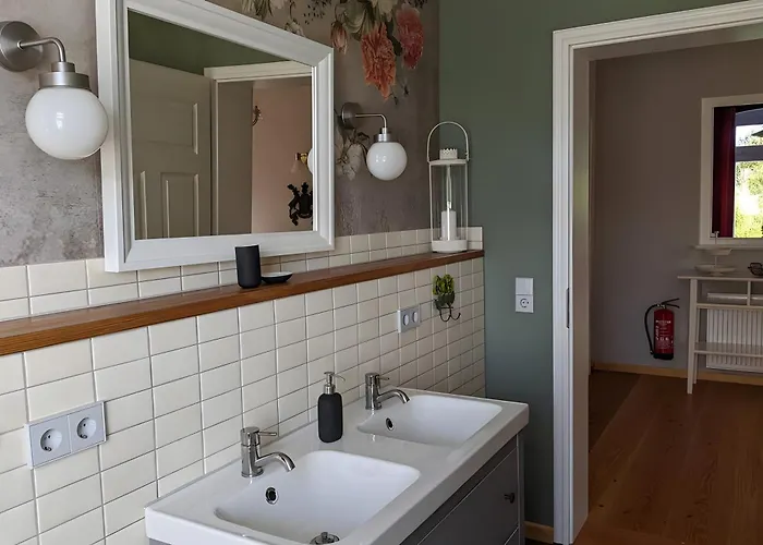 Feriendomizil Sommergruen Mit Garten Krochlendorf