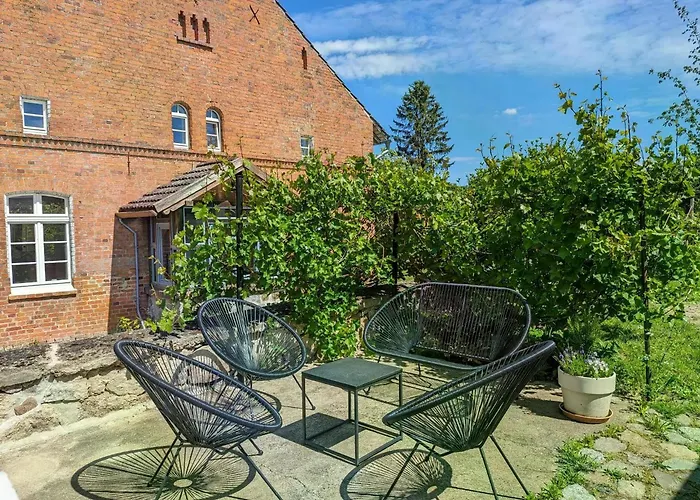 Feriendomizil Sommergruen Mit Garten Krochlendorf